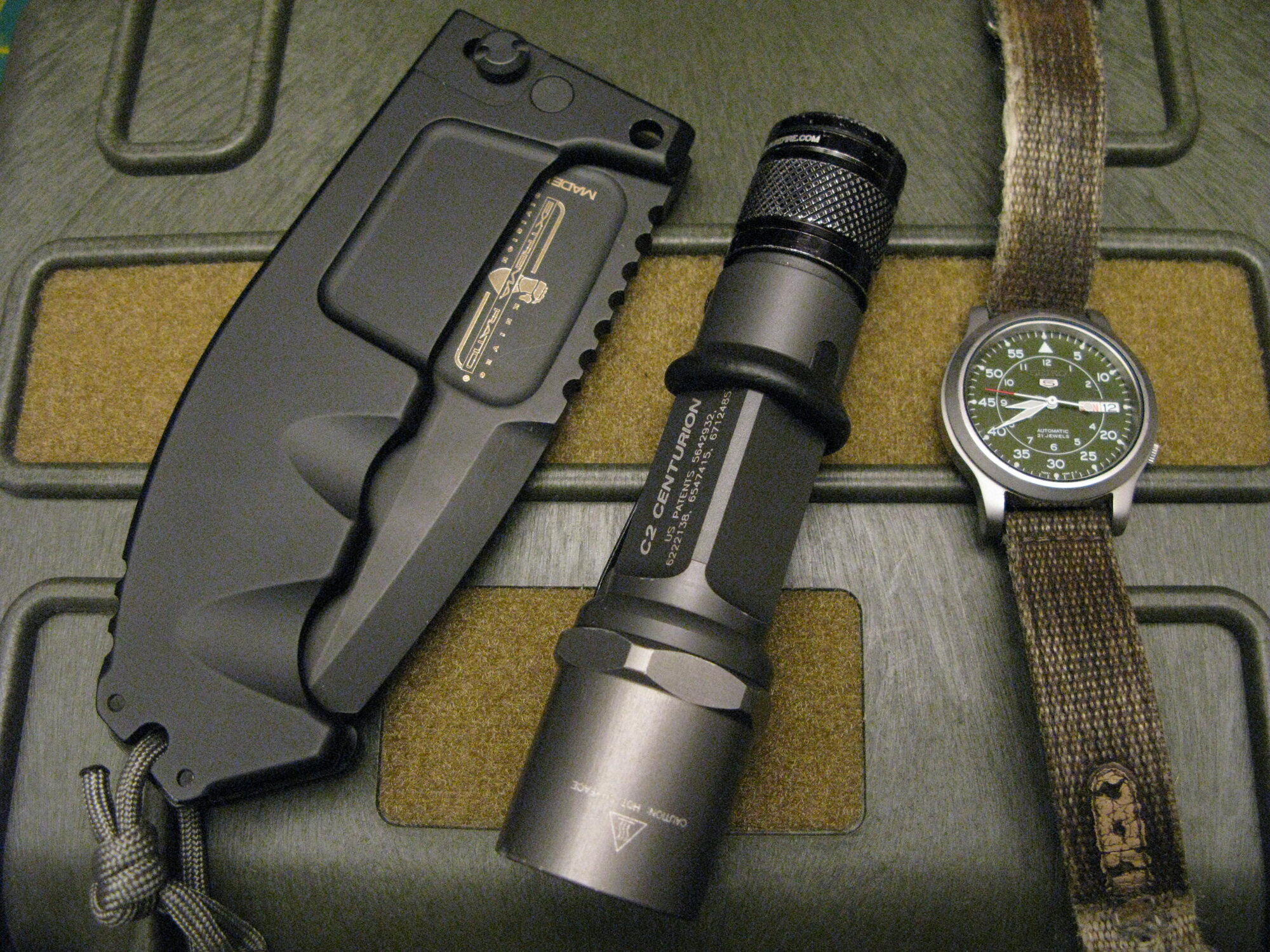 Extrema Rao SureFire C2 Seiko 5 Auto.JPG